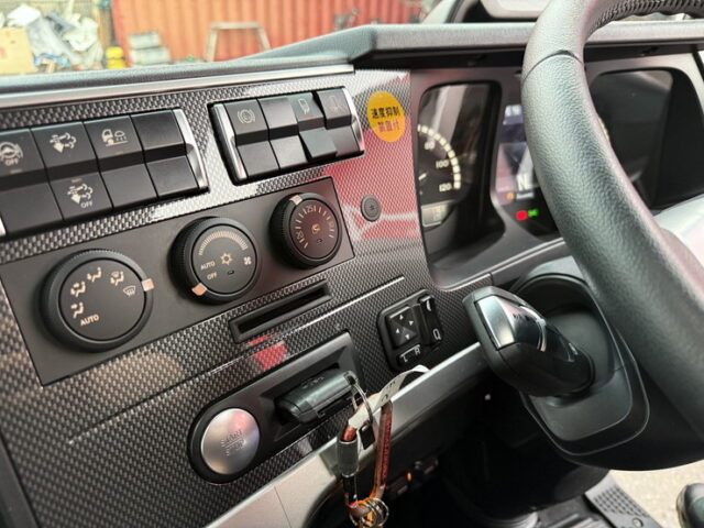 17スーパーグレート：ハイルーフ：ウィング：プレミアムライン：リア門口ステンレス