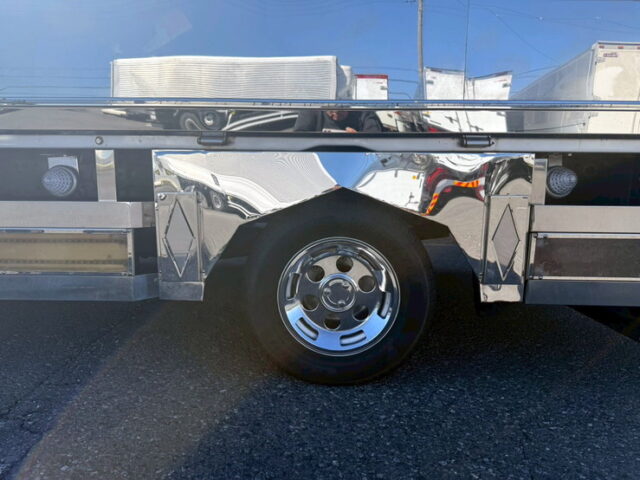 タイタンダッシュ：平ボデー：架装多数：標準幅：アオリステンレス張り：マニ割り