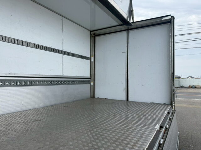 ファイター：冷凍ウィング：アルミシマ床：-30度設定：後輪エアサス：240馬力