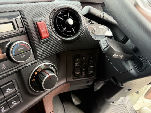 日野：17プロフィア：ハイルーフ：ウィング：未使用：アルミホイール：リア門口ステンレス