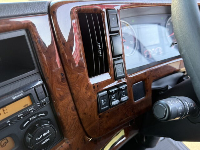 いすゞ：ギガ：ハイルーフ：ウィング：アルミホイール：リア門口ステンレス：低走行