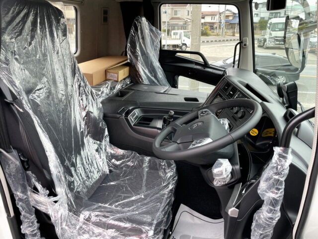 17スーパーグレート　トレーラーヘッド　スライドカプラー　未使用　E尺　460馬力　プレミアムライン