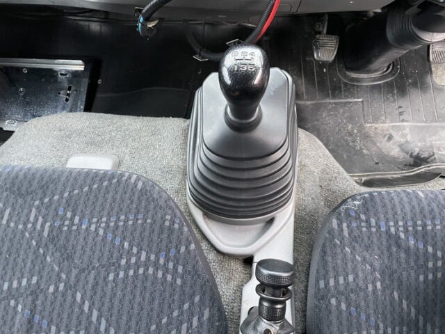 日野　デュトロ　標準幅　10尺　ダンプ　架装多数　エアー式バンパー昇降機　150馬力