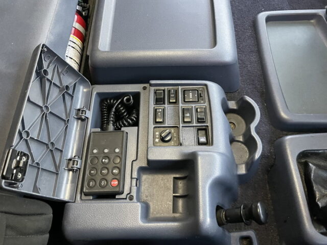 日野　プロフィア　ハイルーフ　ウィング　跳上ゲート　ステンレスサイドバンパー