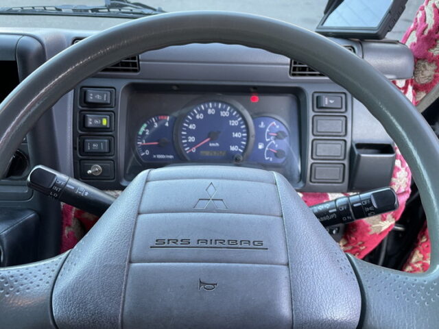 キャンター　平ボデーアルミブロック　標準幅　ロング　6速ＭＴ　生エンジン