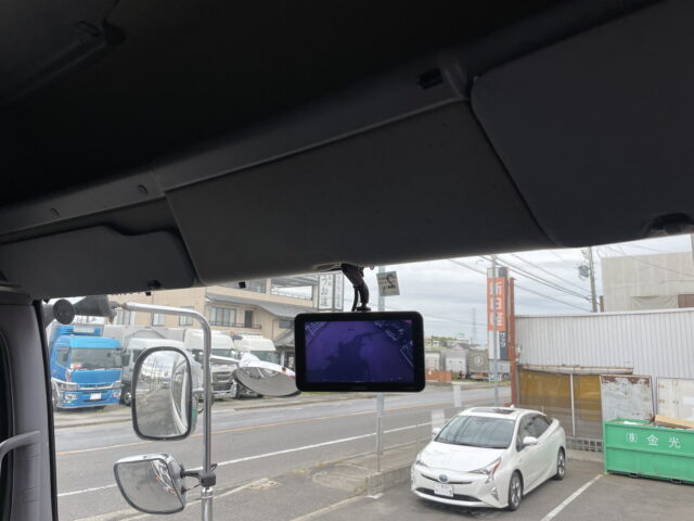 日野　プロフィア　ハイルーフ　ウィング　寝台メッキ　ステンレス多数