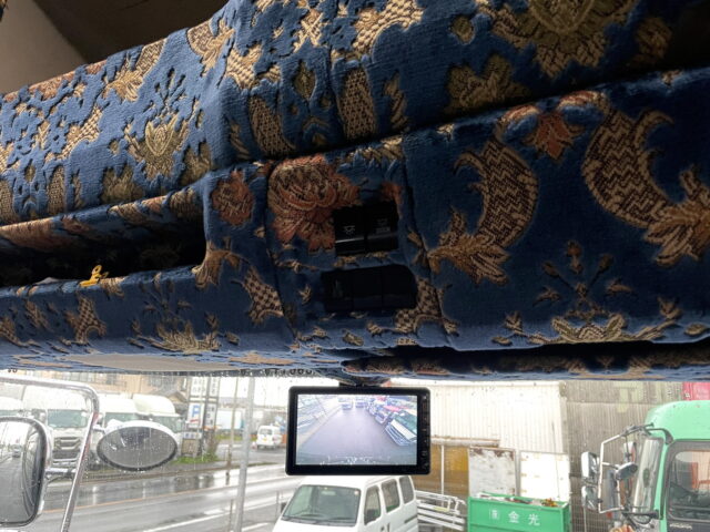 日野　17プロフィア　ハイルーフ　ウィング　造りボデー　1M10アオリ　内装生地張り