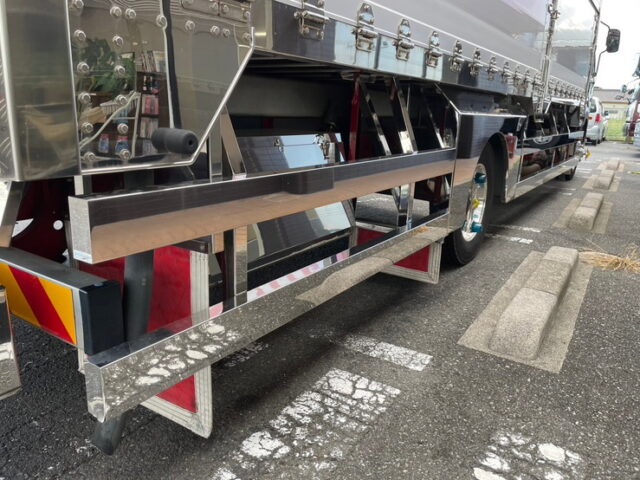 三菱ふそう　ファイター　ハイルーフ　冷凍ウィング　ヤマダボディ　ステンレスサイドバンパー　