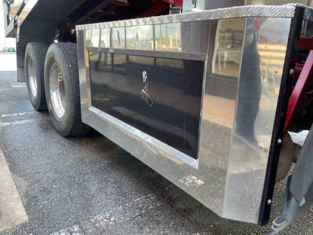 日野　17プロフィア　ダンプ　ハイルーフ　Ｌゲート　メッキ多数
