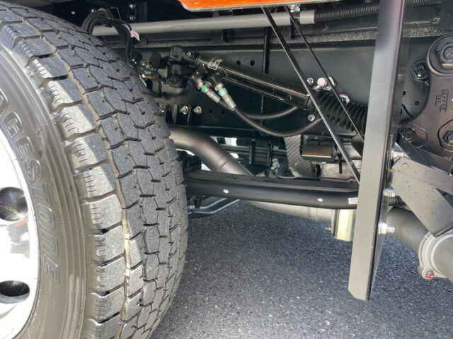 日野　17プロフィア　未使用　ハイルーフ　アルミホイール　リア門口ステンレス　7速MT