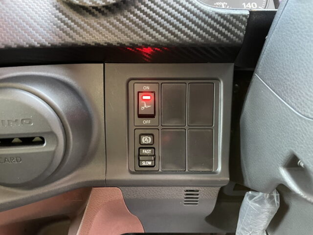 日野　17レンジャー　ウィング　6200ワイド　後輪エアサス　格納ゲート付　240馬力