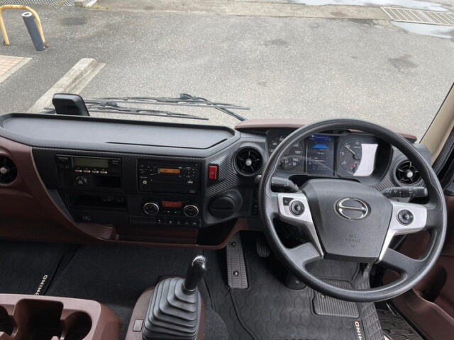 日野　17レンジャー　冷凍バン　格納パワーゲート　240馬力　キーストン　６MT