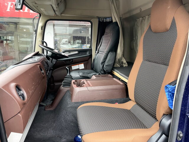 日野　17レンジャー　ハイルーフ　ウィング　ステンレス多数　6200ワイド　240馬力