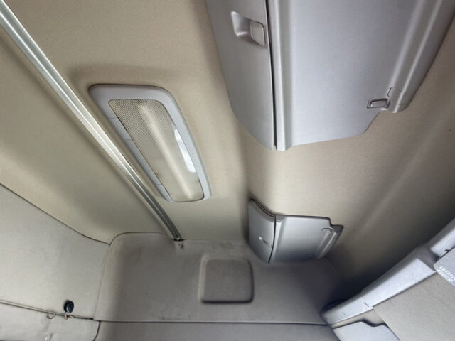 日野　プロフィア　ハイルーフ　トレーラーヘッド　煙突マフラー(ダミー)　ブタ鼻