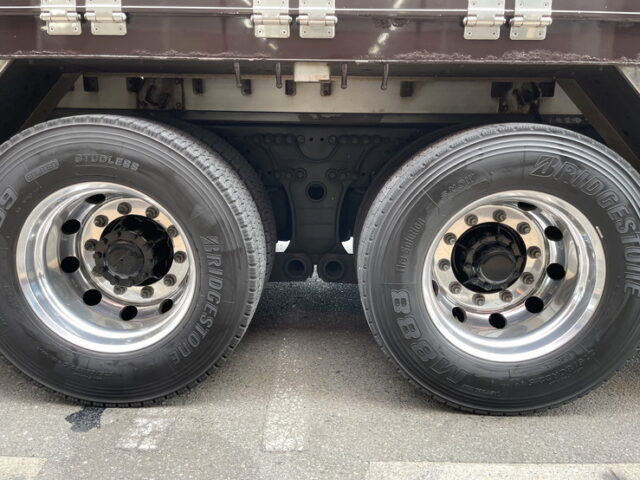 日野：プロフィア：アルミブロック平ボディ：7MT：ステンレス架装多数：メッキパーツ多数：アルミホイール　