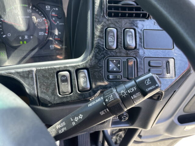 スーパーグレート：ハイルーフ：ウィング：造りボディ：ステンレス多数：420馬力