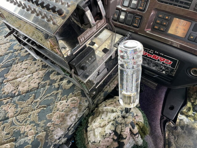 いすゞ：フォワード：デコトラ：キャンピング登録：箱内部屋仕様：マニ割り