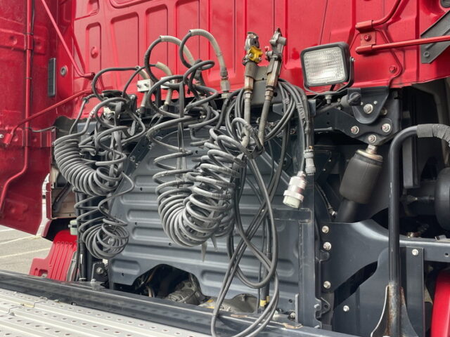 日野：17プロフィア：ハイルーフ：トレーラーヘッド：架装多数：E13Cエンジン：450馬力