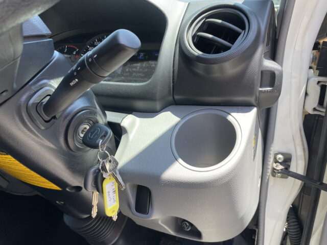 日野：デュトロ：アルミバン：ワイドロング：木床：横扉：150馬力：AT車