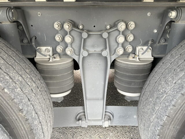 いすゞ：ギガ：ハイルーフ：ウィング：AT：木床：アルミホイール：リアエアサス