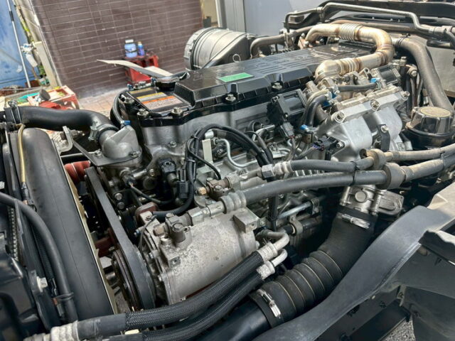 ファイター：6200ワイド：冷凍ウィング：板バネ：木床：アルミホイール：ステンレスサイドバンパー