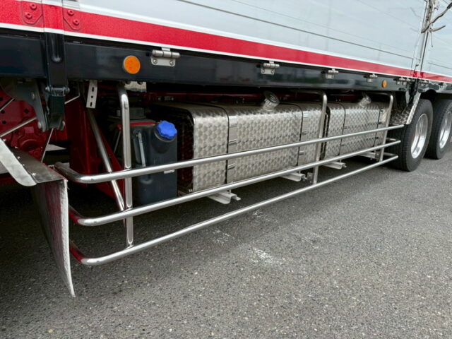 日野:17プロフィア:ハイルーフ:ウィング:メッキドア:アルミホイール:リア門口ステンレス