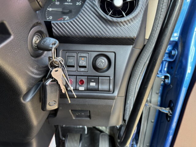 日野：17プロフィア：ハイルーフ：ウィング：メッキ多数：ステンレス多数：リア門口ステンレス