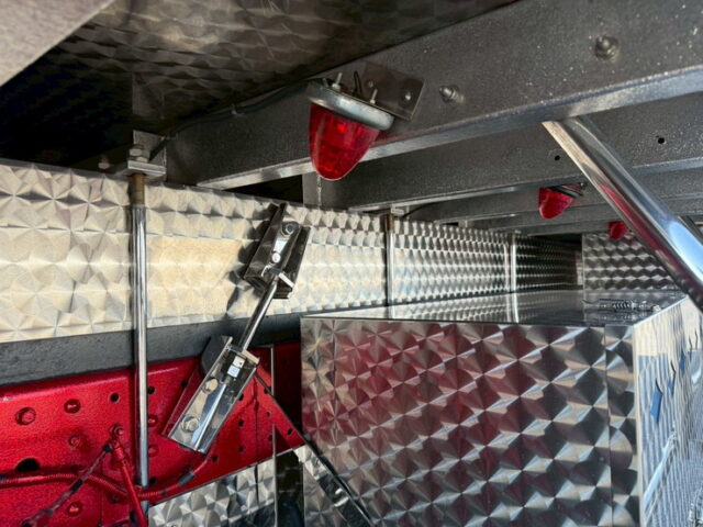 ブルーテックキャンター：造りボディ：アルミバン：ワイド超ロング：舟形バンパー：バスフェンダー