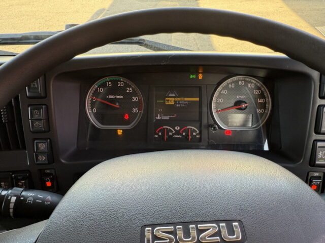 いすゞ：フォワード：6200ワイド：ウィング：木床：アルミホイール：240馬力：エアサス