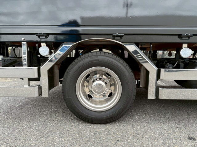 キャンター：平ボデー：前出しバンパー：ステンレスサイドバンパー：マニュアル