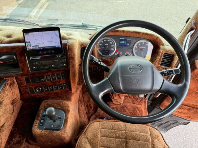 日野：プロフィア：冷凍バン：サブエンジン：アルミシマ床：架装多数：内装生地張り