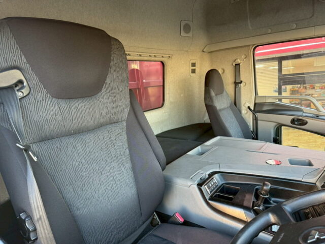 17スーパーグレート：ハイルーフ：ウィング：メッキ多数：アルミホイール：格納ゲート