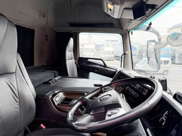 17スーパーグレート：ハイルーフ：トレーラーヘッド：ブタ鼻：第5輪荷重11.500㎏