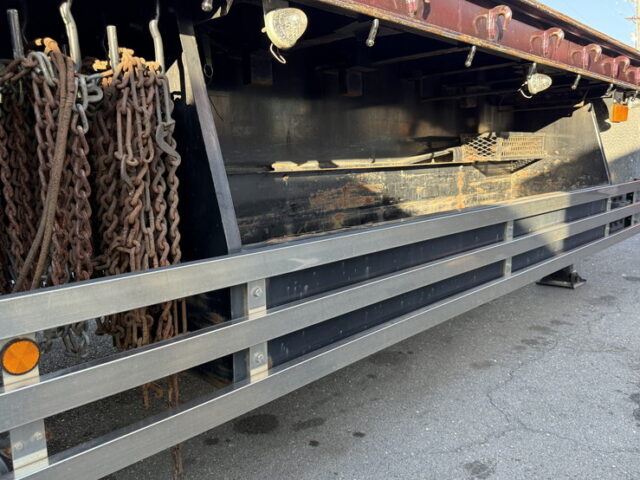 東邦：トレーラー：まな板：3軸：スタンション多数：内フック多数：最大積載量27.500㎏