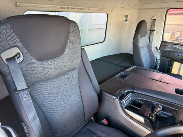 17スーパーグレート:ハイルーフ:ウィング:メッキ多数:アルミホイール:木床