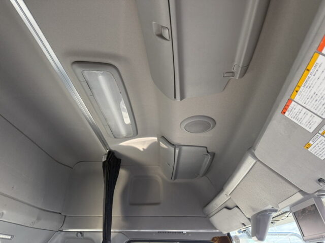 日野：プロフィア：ハイルーフ：トレーラーヘッド：エアロ付：エアサス：450馬力