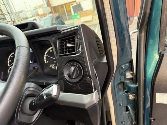 17スーパーグレート：ハイルーフ：ウィング：プレミアムライン：リア門口ステンレス