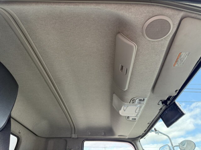 ファイター:ウィング:6200ワイド:後輪エアサス:格納ゲート:240馬力