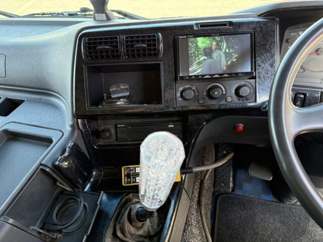 スーパーグレート：ハイルーフ：アームロール：40立米：架装多数：煙突マフラー(ダミー)