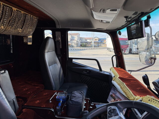 ファイター:増トン:クレーン:セミワイド:5Mボデー:架装多数:270馬力