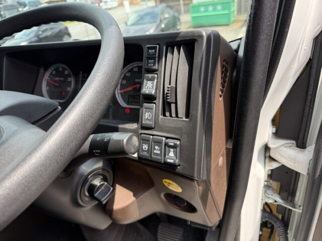 いすゞ：ギガ：ハイルーフ：ウィング：リア門口ステンレス：木床：スムーサー