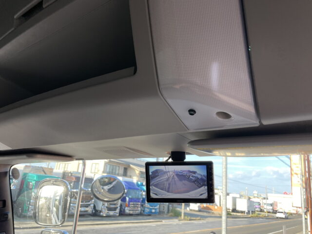 いすゞ　ギガ　ハイルーフ　ウィング　未使用車　アルミホイール　メッキ多数