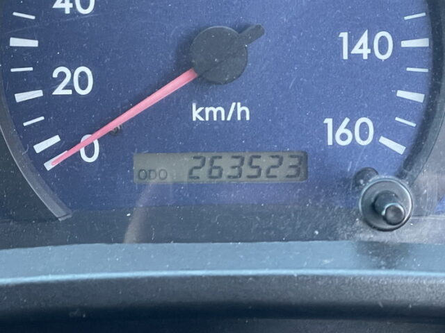 キャンター　平ボデーアルミブロック　標準幅　ロング　6速ＭＴ　生エンジン