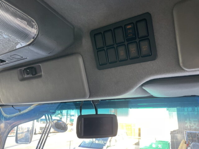 いすゞ：ギガ：冷凍ウィング：造りボディ：ステンレス多数：エアサス：1M10アオリ