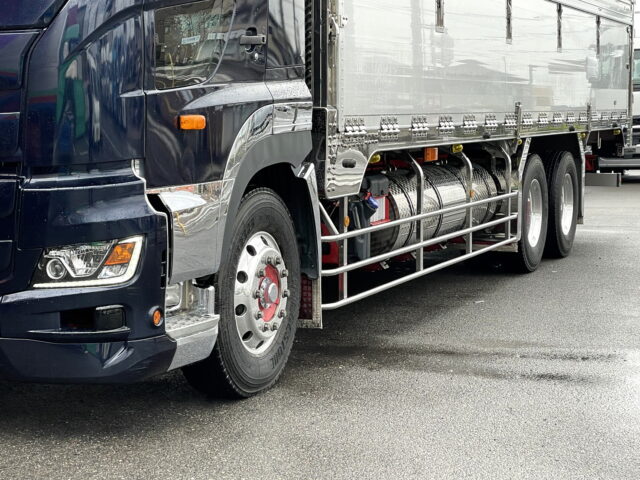 日野　17プロフィア　ハイルーフ　ウィング　造りボデー　1M10アオリ　内装生地張り