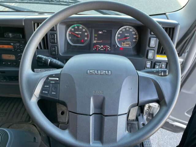 いすゞ:フォワード:ワイド:210馬力:アルミウィング:格納パワーゲート:リアエアサス:アルミホイール