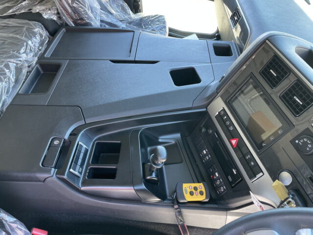 17スーパーグレート　ハイルーフ　冷凍ウィング　未登録未使用　造りボディ　格納ゲート付