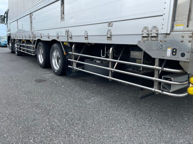 三菱ふそう　スーパーグレート　ハイルーフ　アルミウィング　ステンレスサイドバンパー　メッキ多数　木床