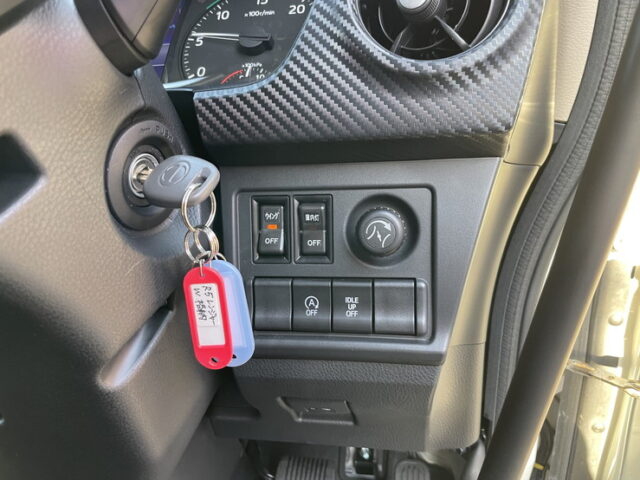 日野　17レンジャー　ウィング　6200ワイド　後輪エアサス　格納ゲート付　240馬力