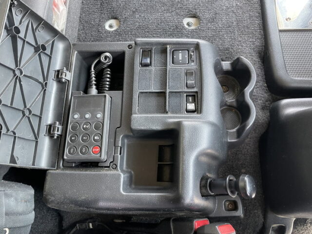 日野　プロフィア　ハイルーフ　トレーラーヘッド　煙突マフラー(ダミー)　ブタ鼻